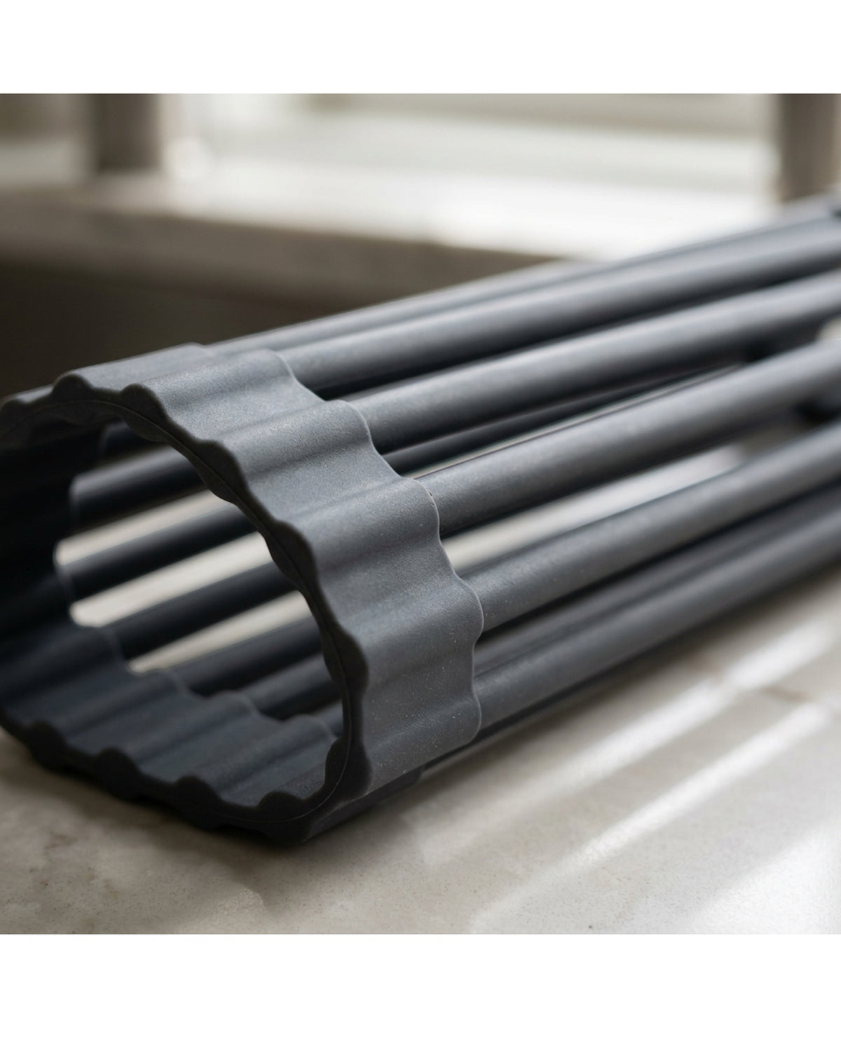 Choen Roll-Up Sink Drying Rack 43 x 33 cm Charcoal 18 Rods - Detail view